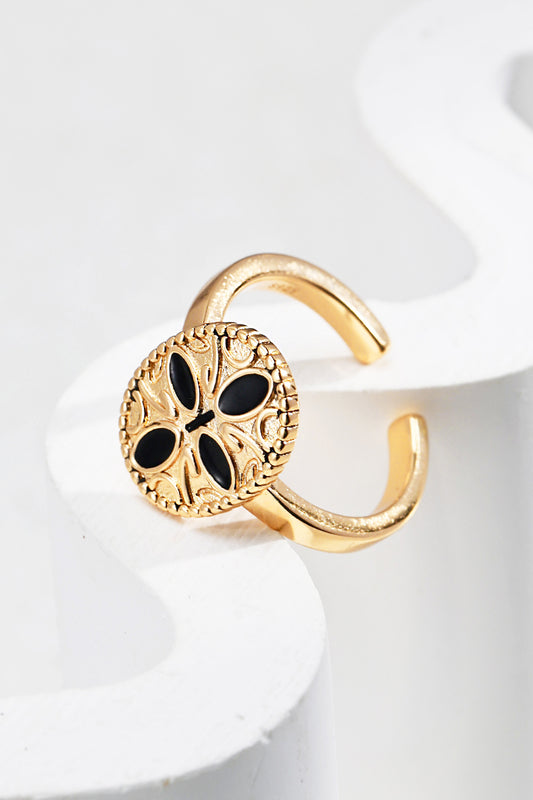 Gothic-Ring-Details-Display-1