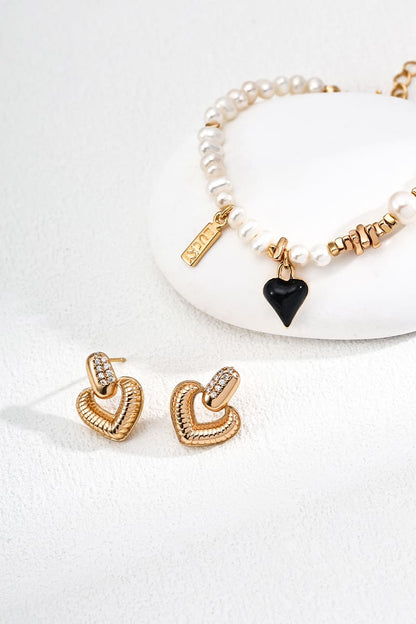 Heart-Earrings-Detail-3