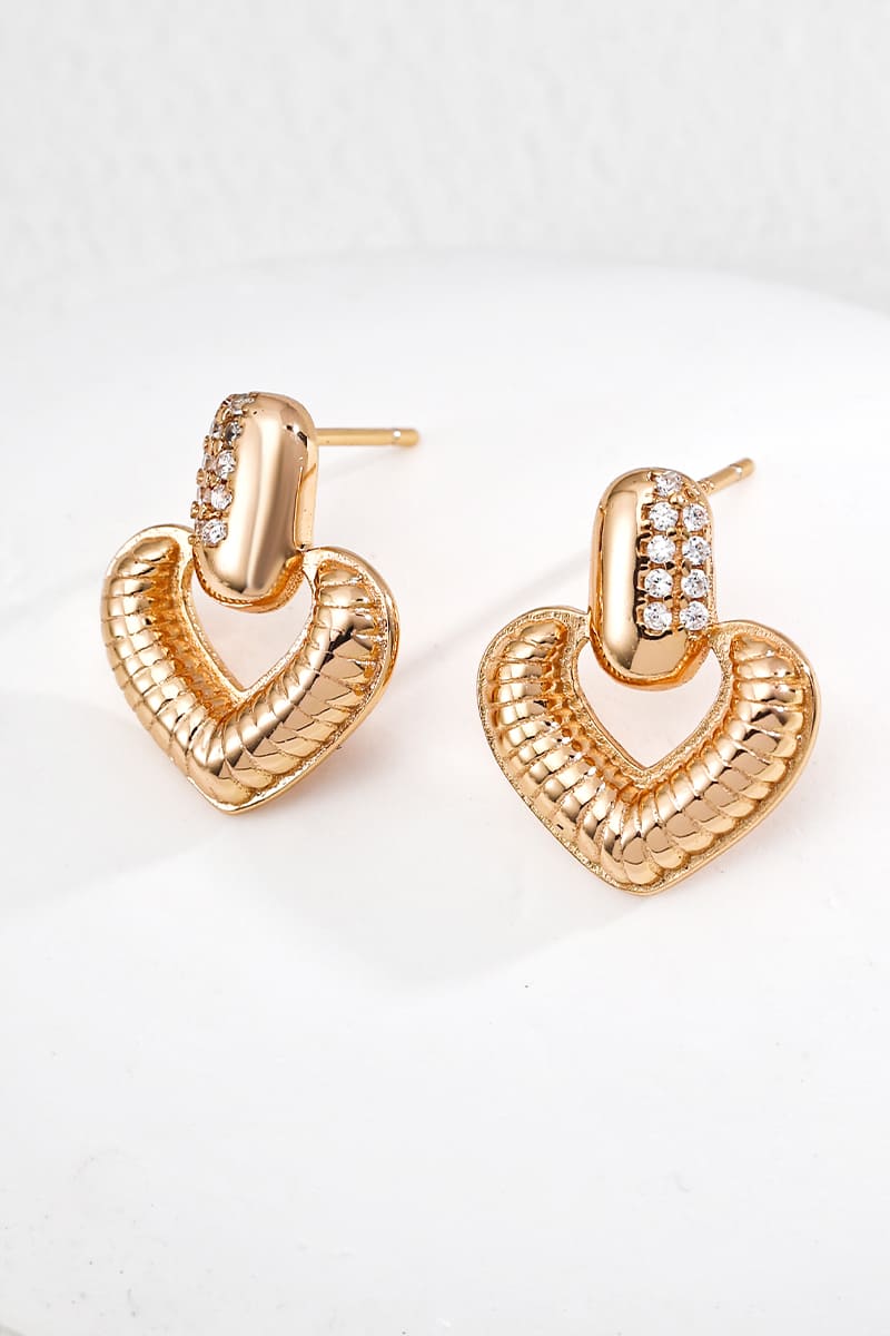 Heart-Earrings-Gold