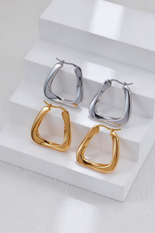 Hoop-Earrings-Details-Display-4