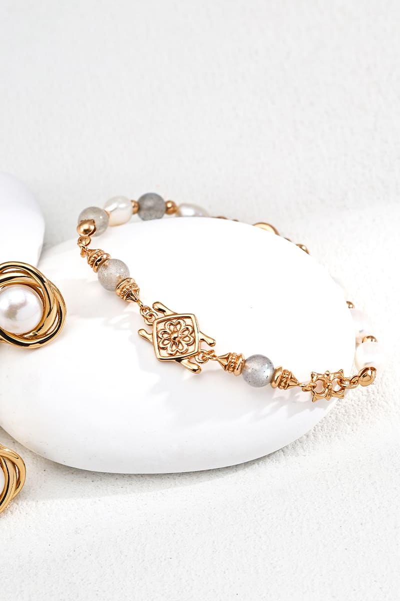 Ladies-Beaded-Bracelets-Detail-1