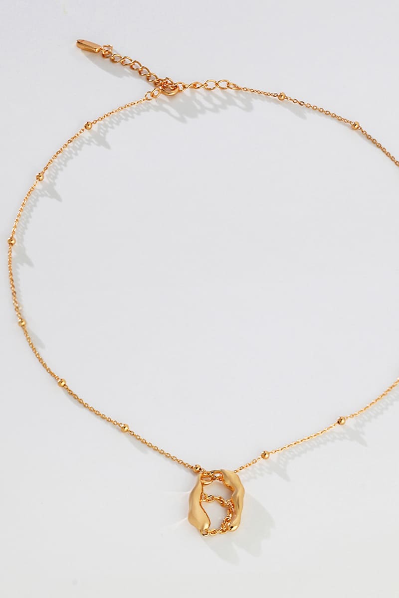 Layered-Necklace-Detail-1