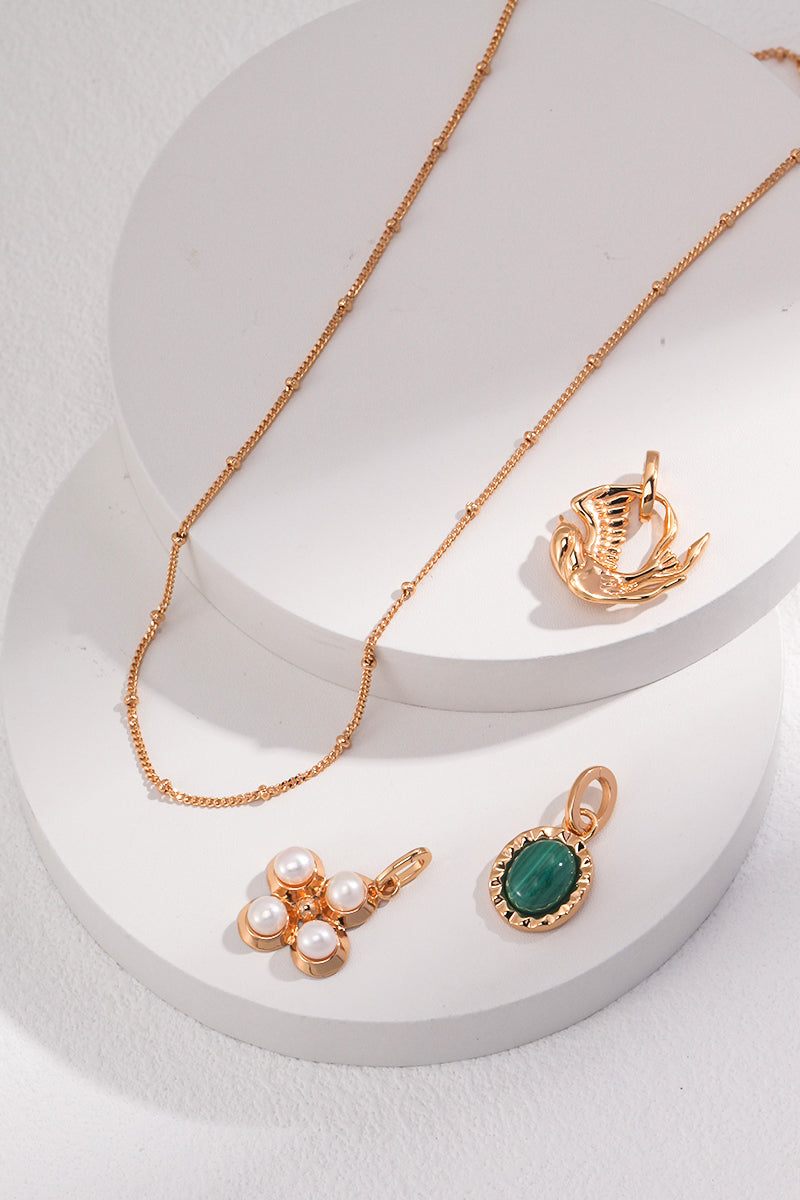 Layering-Necklace-Details-Display-3