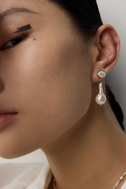 Luxury-Earrings-Wearing-Effect-2