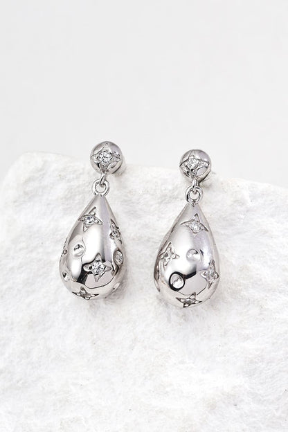 Minimalist-Earrings-Detail-2