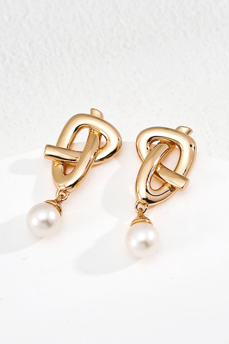 Natural-Pearl-Earrings-Details-Display-1