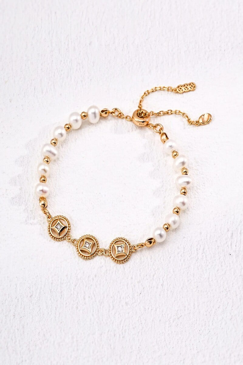 Pearl-Bracelet-Details-Display-1