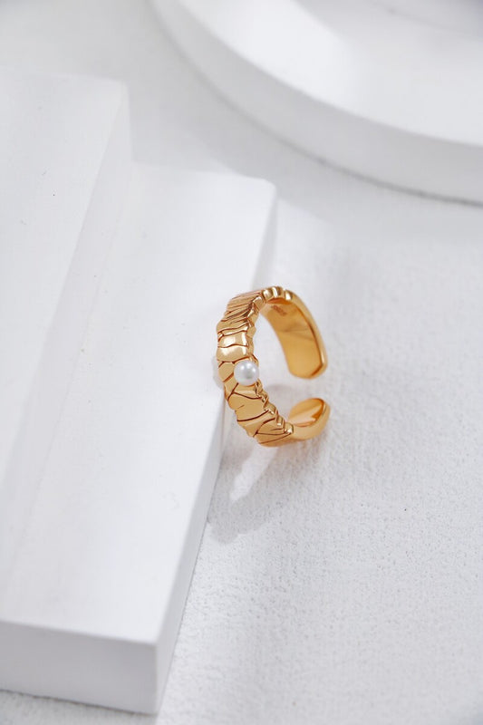 Pearl-Ring-Detail-1