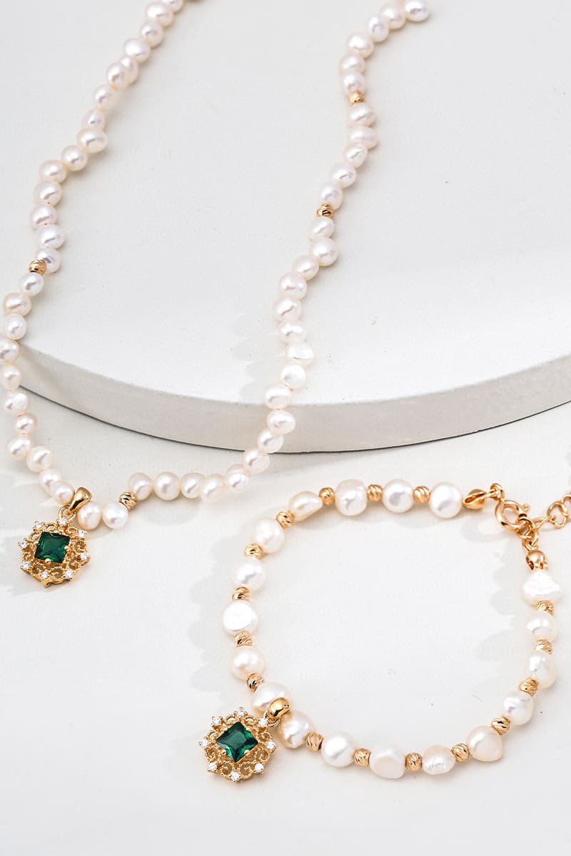 Pearl-Set-Detail-3