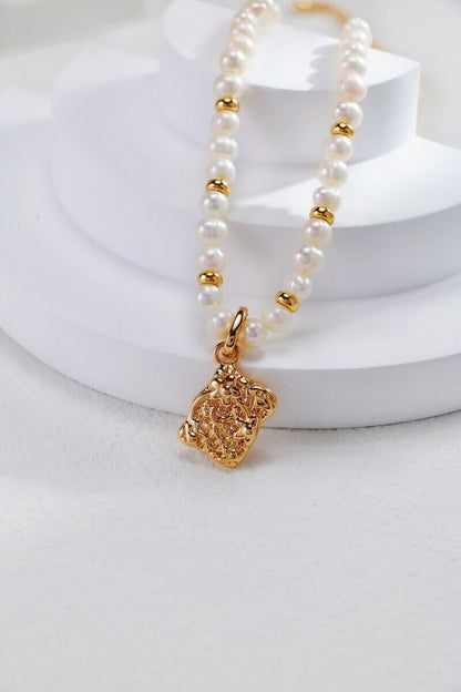 Pearls-Necklace-Detail-2