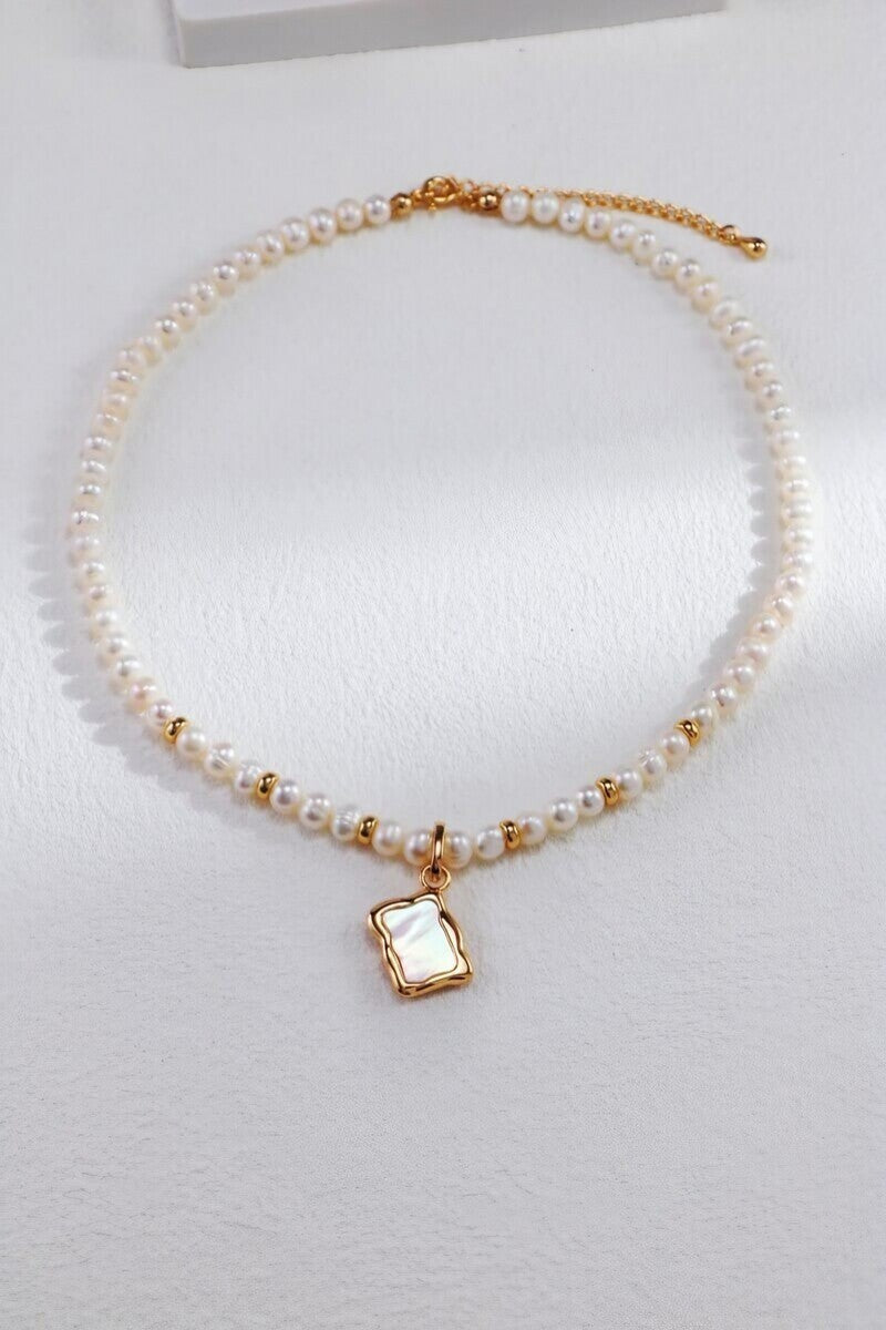 Pearls-Necklace-Detail-3