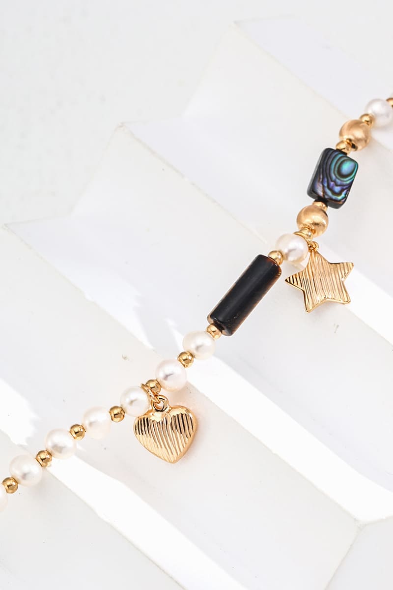 Pendant-Beaded-Necklace-Detail-1