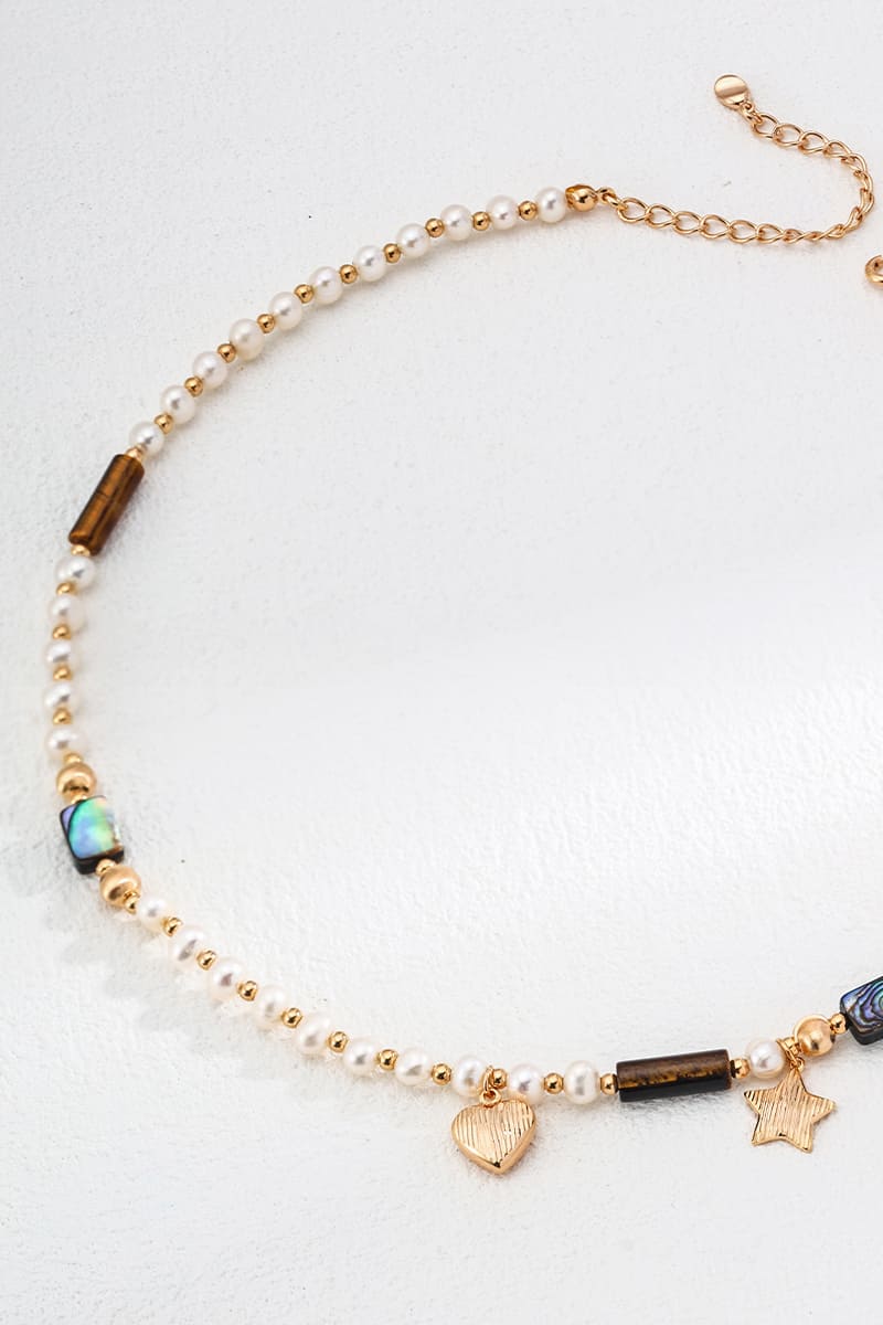 Pendant-Beaded-Necklace-Detail-2