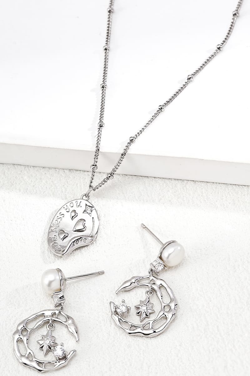 Pendant-Silver-Necklace-Detail-3