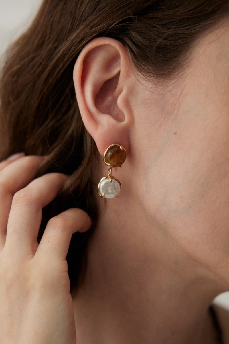 Resin-earrings-Wearing-Effect-1