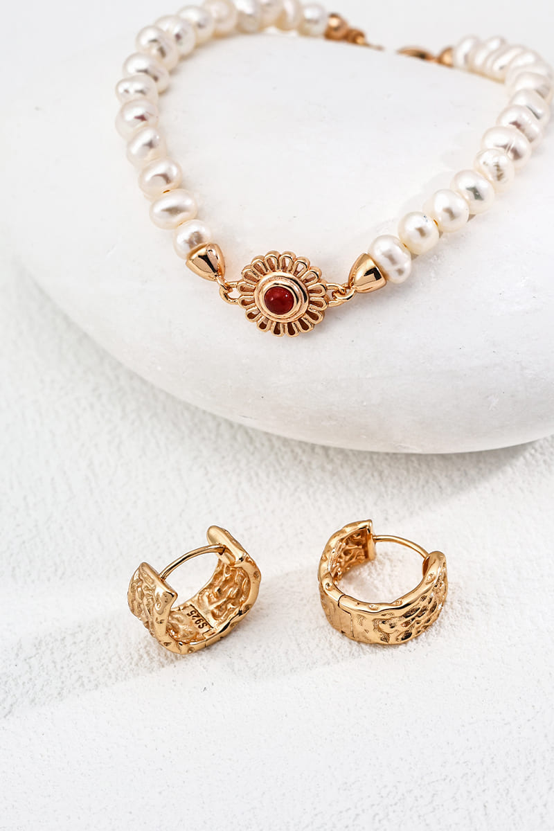 Silver-Hoop-Earrings-Detail-3