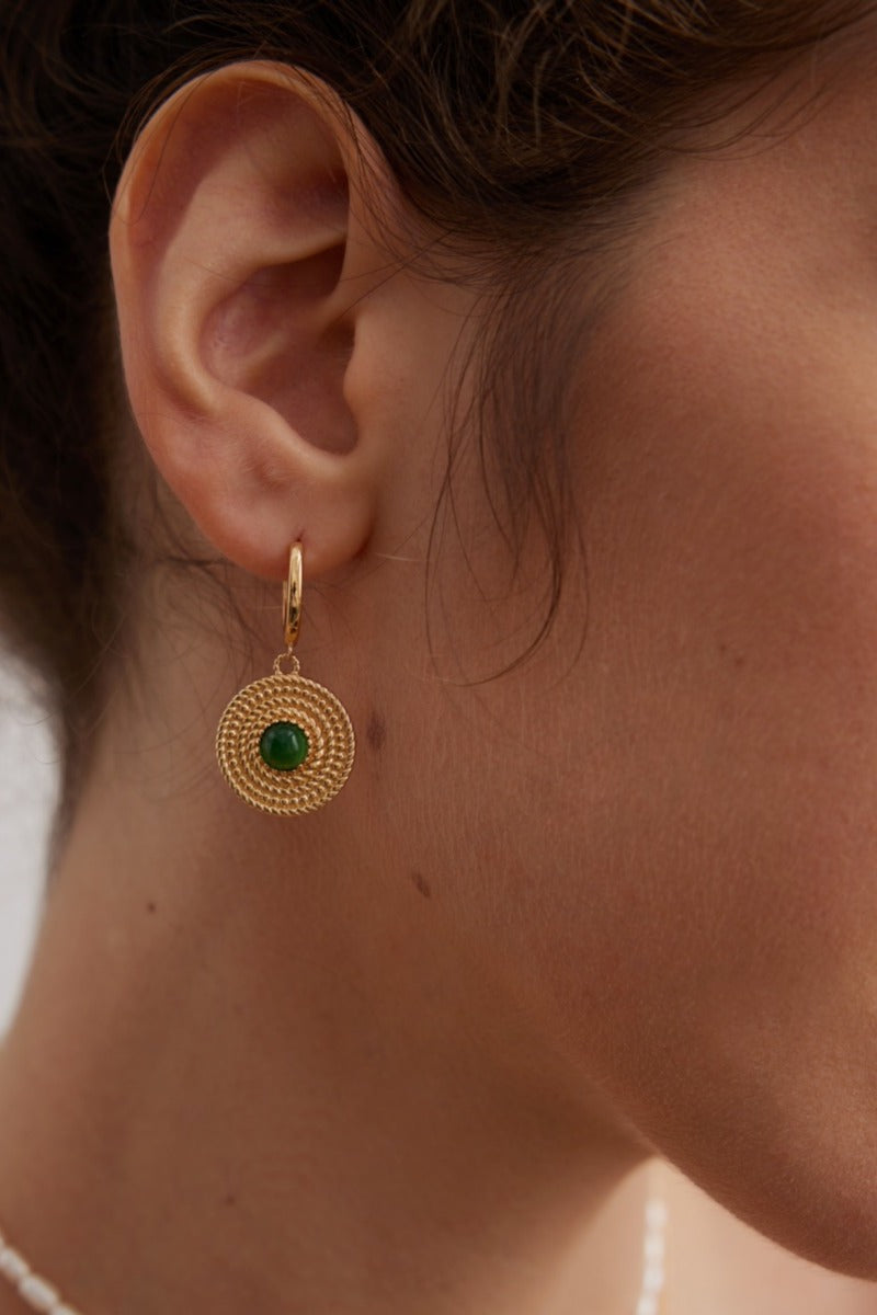 Silver-Jewelry-Set-Earrins-Wearing-Effect