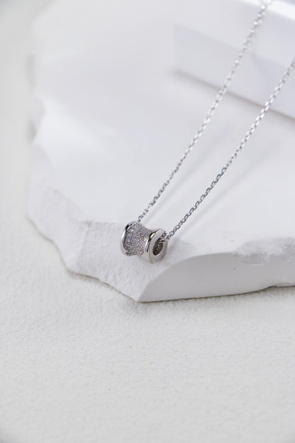 Silver-Necklace-Detail-2