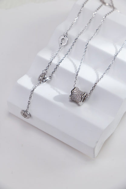 Silver-Necklace-Detail-3