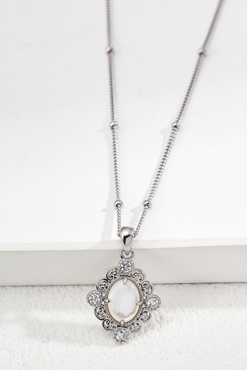 Silver-Necklace-Women-Detail-1