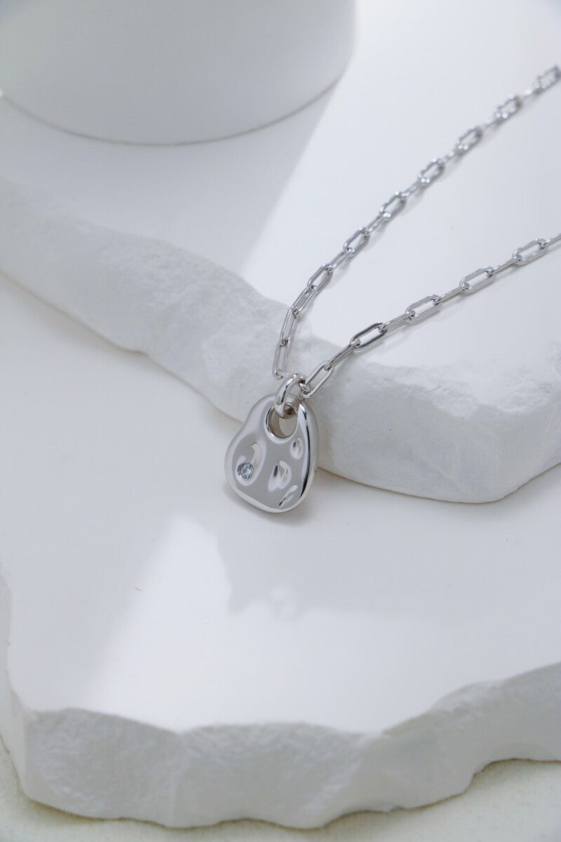 Silver-Necklaces-Details-Display-4