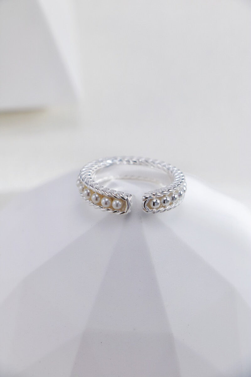 Silver-Rings-Details-Display-4