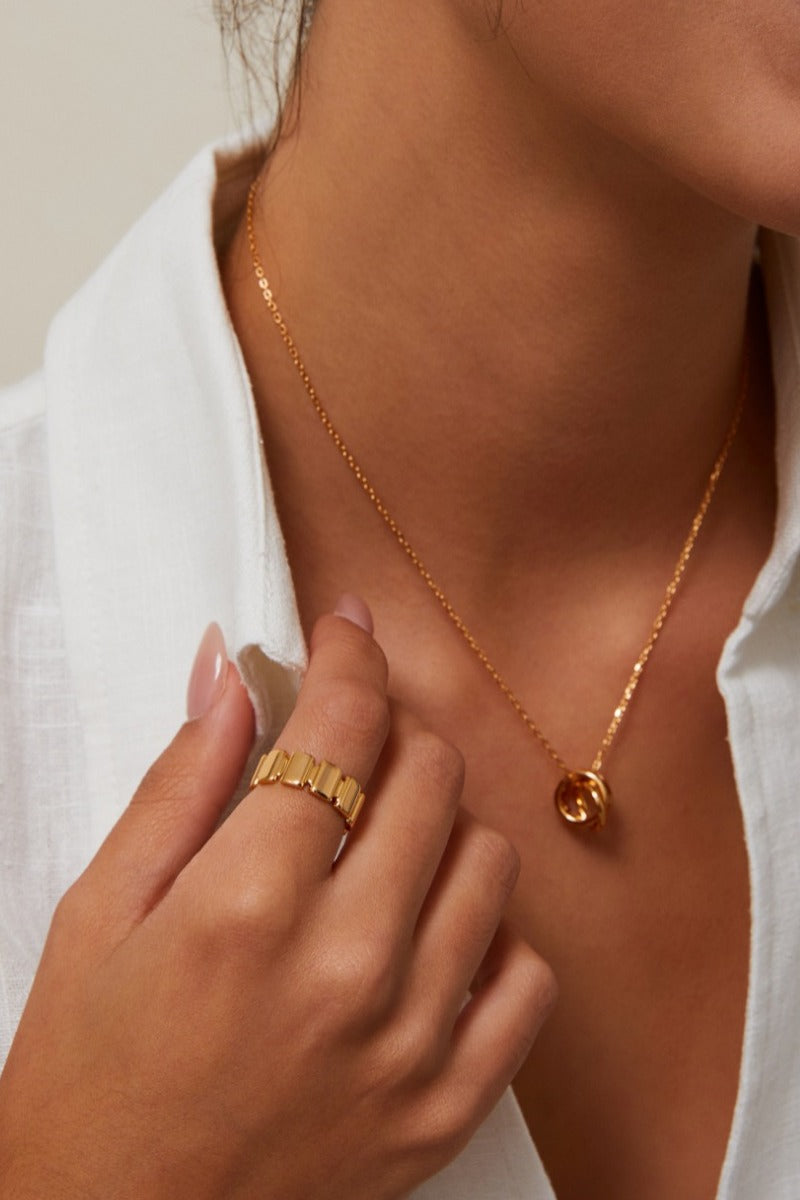 Square-Ring-Wearing-Effect