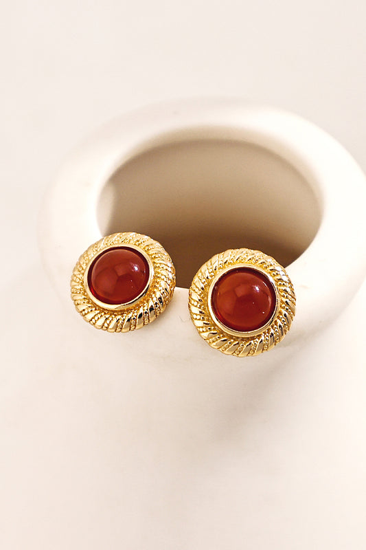 Stud-Earrings-Detail-1
