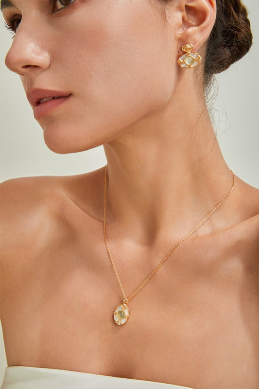 Vintage-Gold-Necklace-Grape-Chalcedony