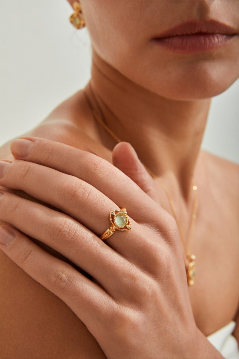 Vintage-Gold-Ring-Grape-Chalcedony