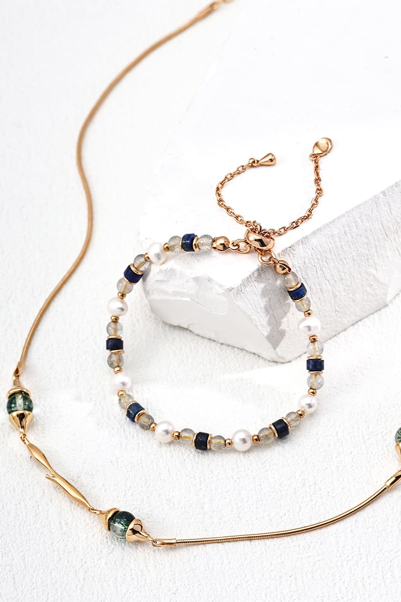 Women_s-Bead-Bracelet-Detail-3