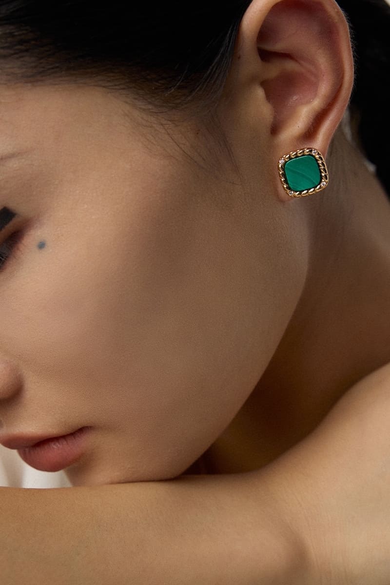 Women_s-Jewelry-Wearing-Effect-3