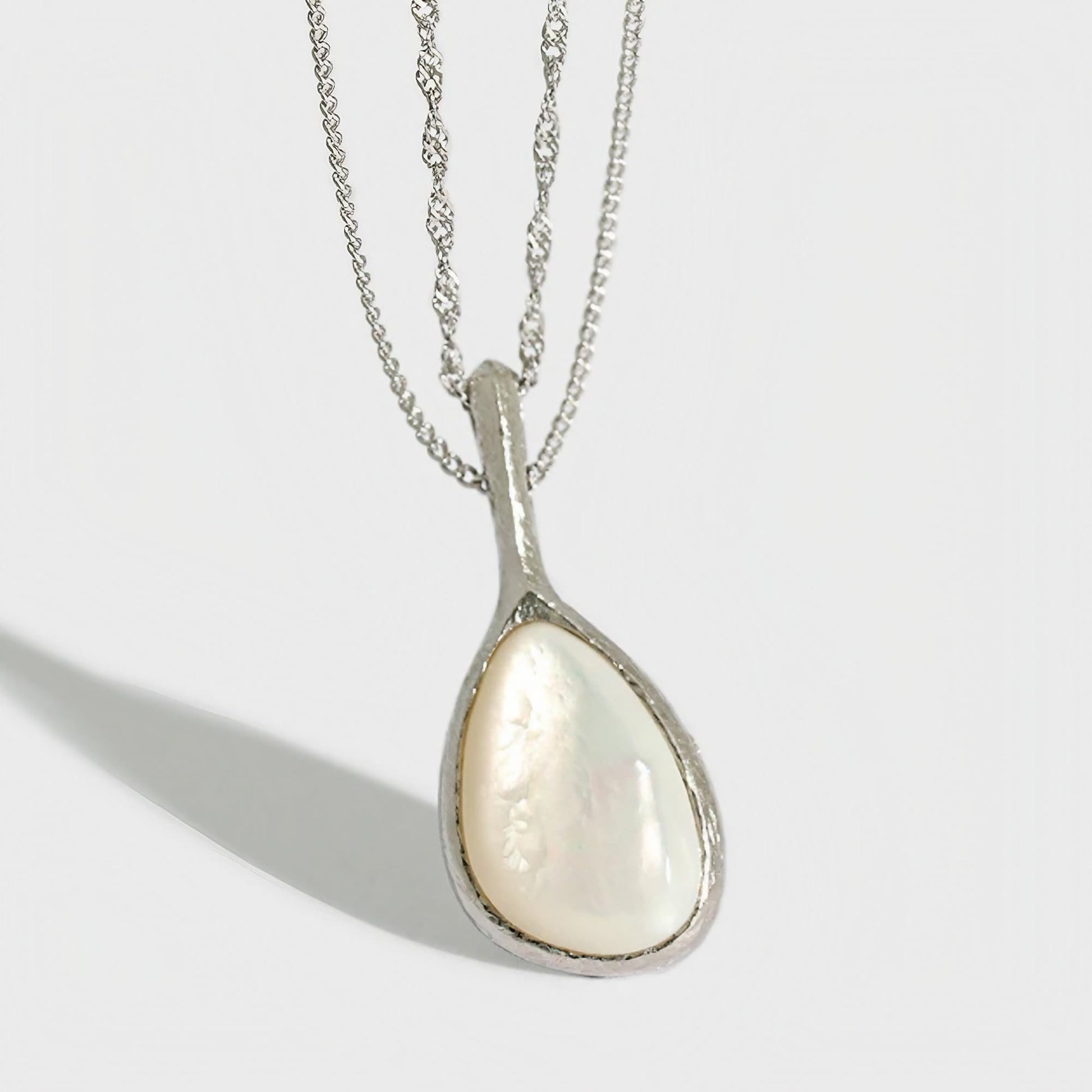 XL-001-Mother-Of-Pearl-Necklace-01