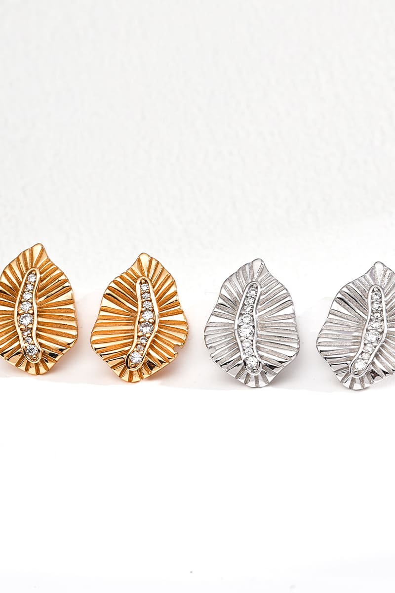 Zircon-Stud-Earrings-Detail-3