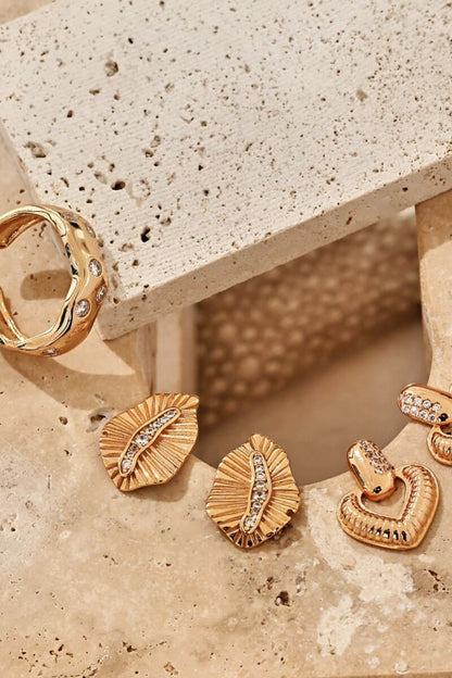 Zircon-Stud-Earrings-Detail-4
